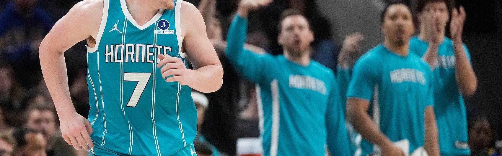 开元体育-【菜鸟】杨瀚森DNP 克尼佩尔12分8板6助2断 乐福14投11分三分7中1