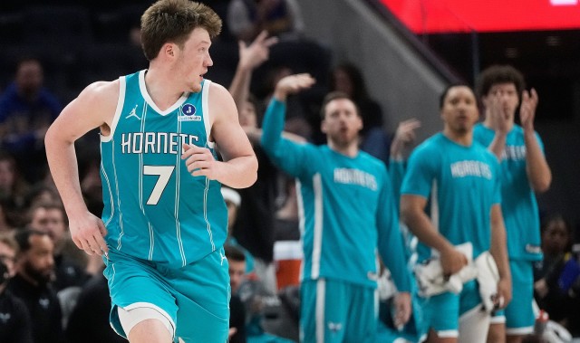 开元体育-【菜鸟】杨瀚森DNP 克尼佩尔12分8板6助2断 乐福14投11分三分7中1